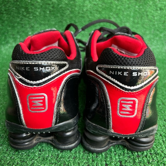 Nike Shox NZ Red Black Patent 318448-002 GS 7Y / Womens Sz 8.5 Pre-Owned - Picture 11 of 16